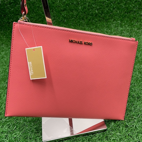 Michael Kors Jet Set Travel XL Zip Clutch Wristlet - Picture 15 of 16